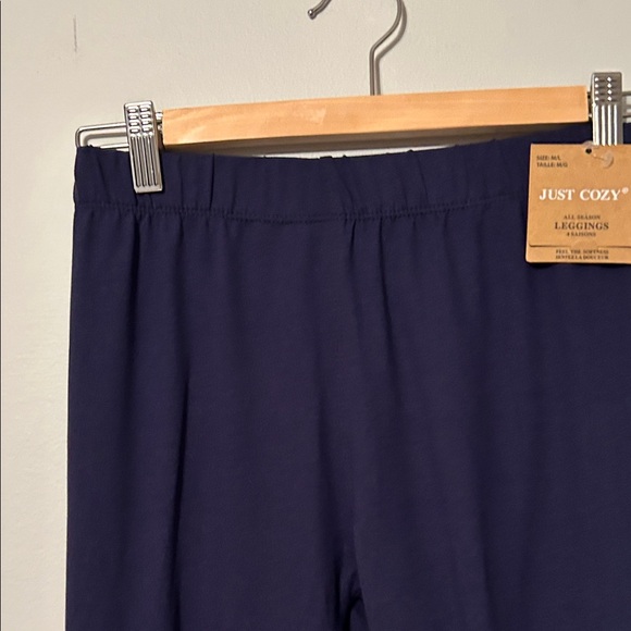 Just Cozy Navy Leggings. M/L. Size 6-12 stretch. Poly/ spandex. - Picture 3 of 9